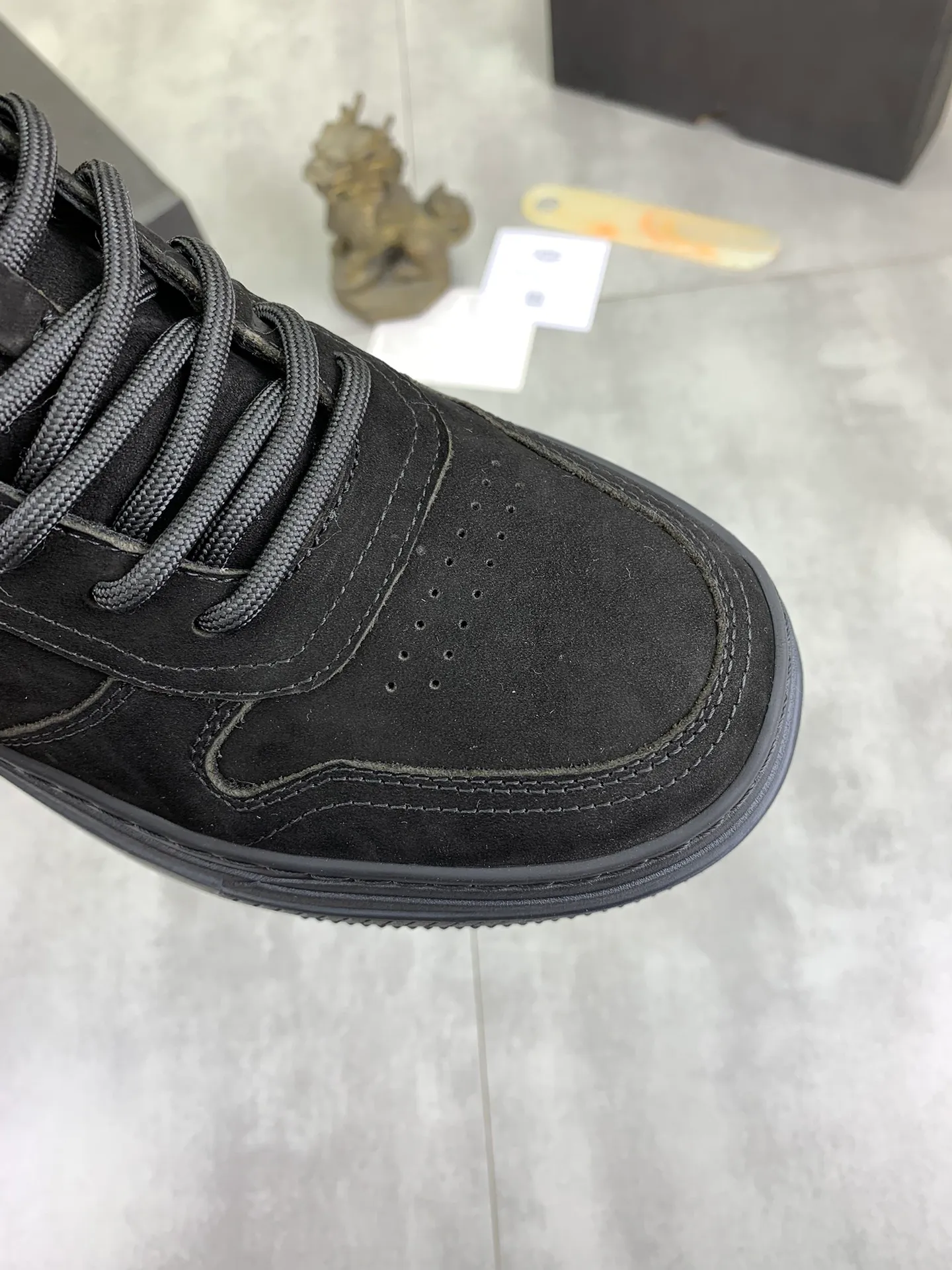 Men's Men's Shoes P620 [New Style] 💰 🆘 "Real Wool" [UGG] 👉 Popular men's shoes official website synchronization 🔰 Genuine quality [proud] is not comparable to the imitations in the general market 🌀 The upper is imported Italian frosted cowhide, and the lining: foot pad 🅰️ grade 🐑 real wool 👻 Only Grade A can show the effect The hand feels smooth and delicate 🔱The shoe shape is grand, only genuine factories can achieve it 🎄The perfect toughness of the original outsole 👻⬛️ allows customers to bid farewell to one-time consumption. Real wool lining, super warm. 3️⃣Colors available Sizes: 38-44